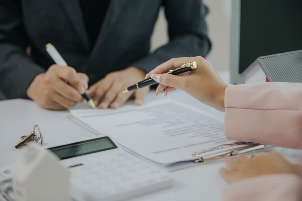 Male,Businessman,Or,Real,Estate,Agent,Holding,House,Key,For